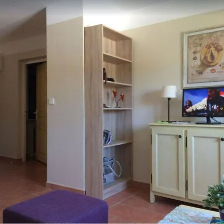 Roquebrune-sur-argens, 2 Pieces, 5 Personnes - Fr-1-226-397 公寓 *